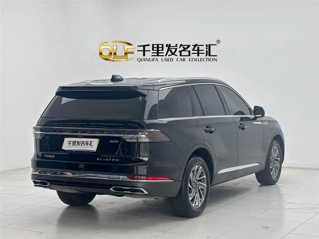 Aviator 3.0 T V6 4 WD Elegant 6-seat