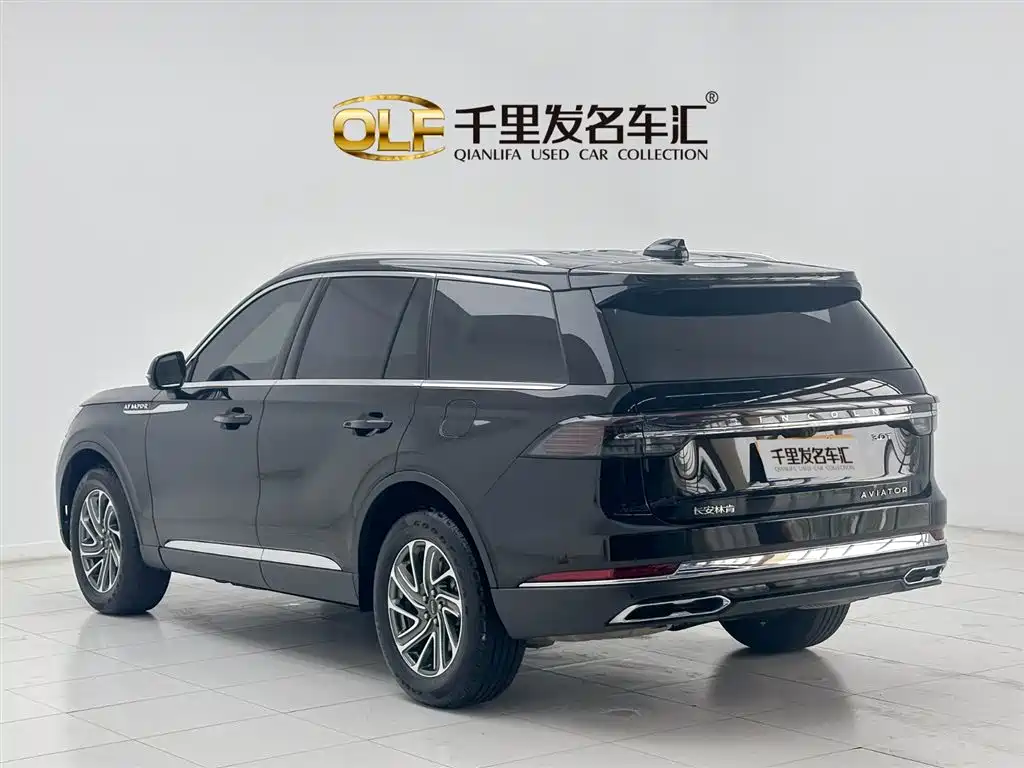 Aviator 3.0 T V6 4 WD Elegant 6-seat