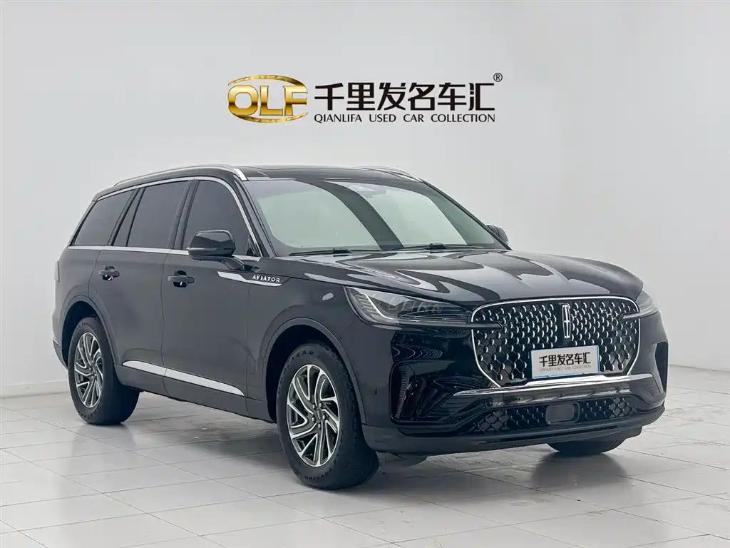 Aviator 3.0 T V6 4 WD Elegant 6-seat