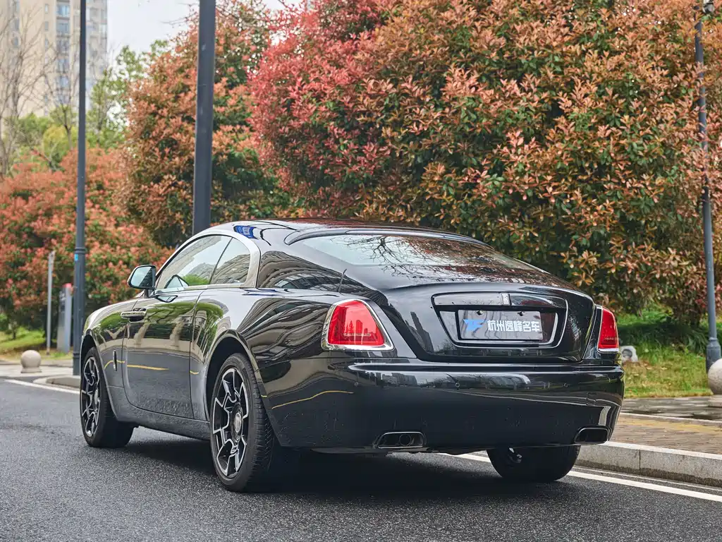 Wraith 6.6 T Black Badge