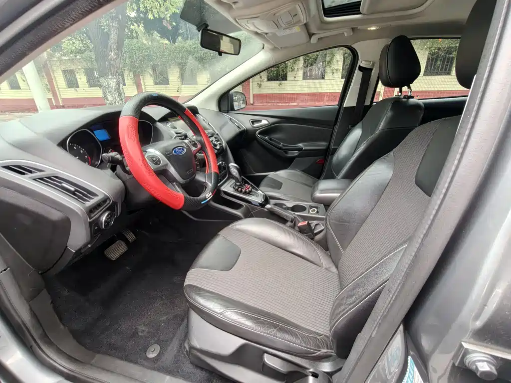 Focus Sedan 1.6 L Auto Style