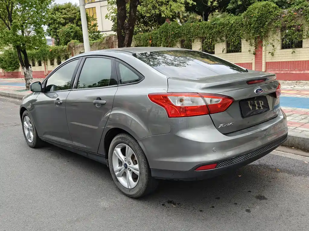 Focus Sedan 1.6 L Auto Style