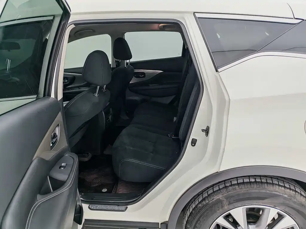 Murano 2.5 L XE 2 WD Elite
