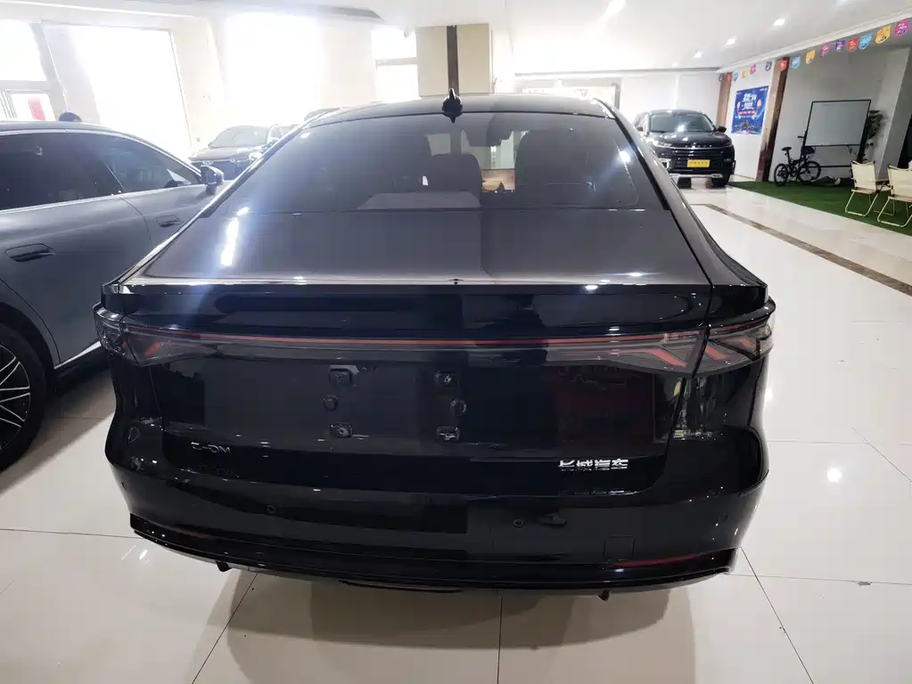 Fengyun A8 L 1.5 TGDI 145 km Luxury