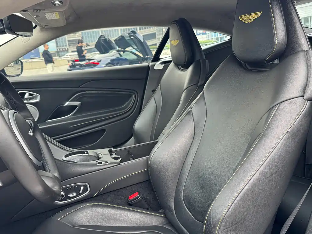 Aston Martin DB11 4.0 T V8 Coupe