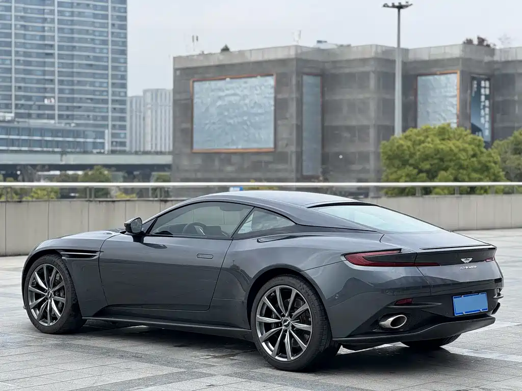 Aston Martin DB11 4.0 T V8 Coupe