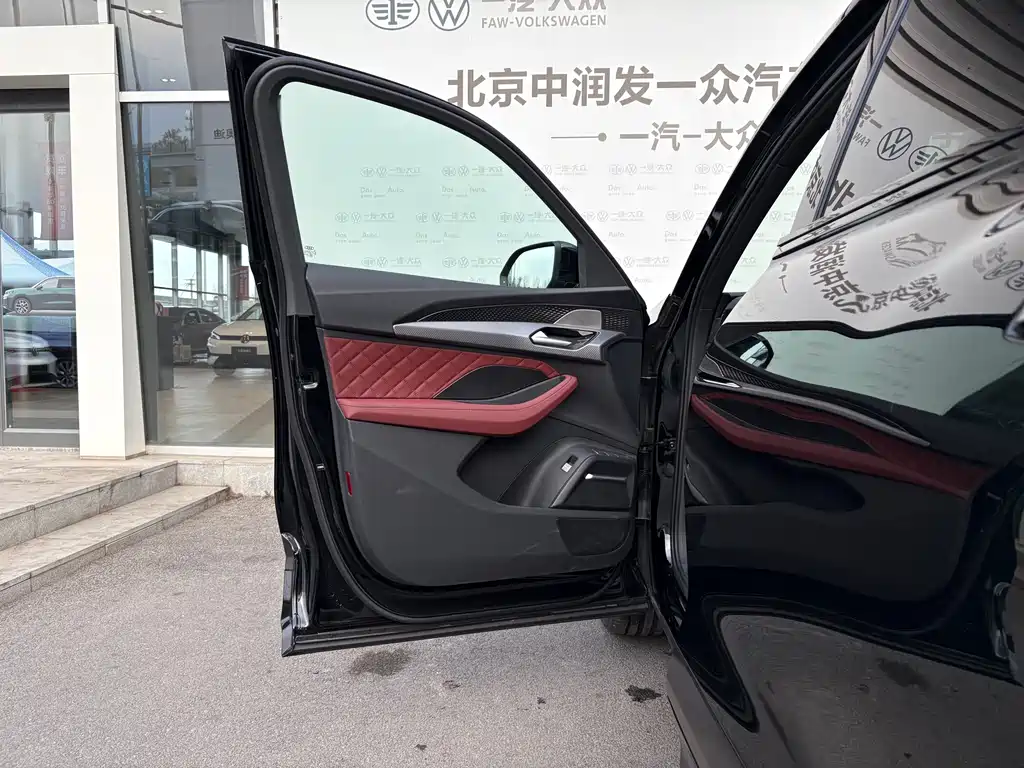 Audi Q6 45 TFSI quattro Black Warrior 6-seat