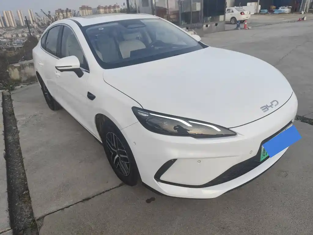 Seal 05 DM-i DM-i Smart Drive 120 KM Flagship