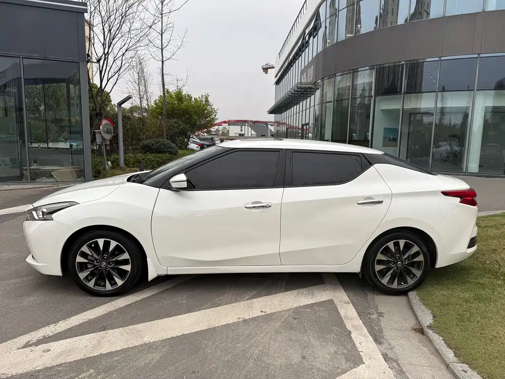Lannia 1.6 L CVT Smart Cool