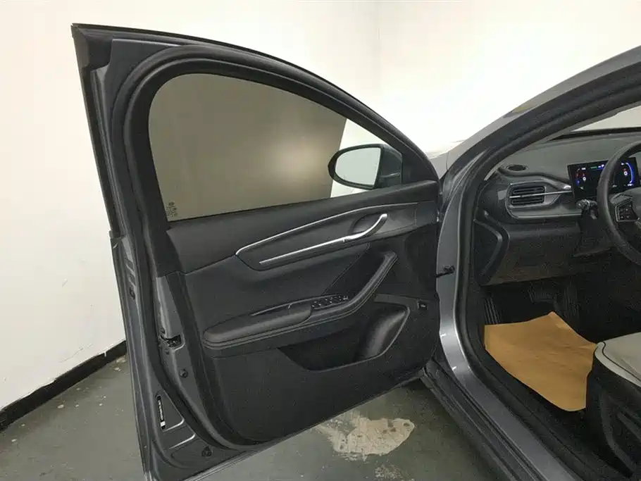 Destroyer 05 Glory DM-i 55 KM Luxury