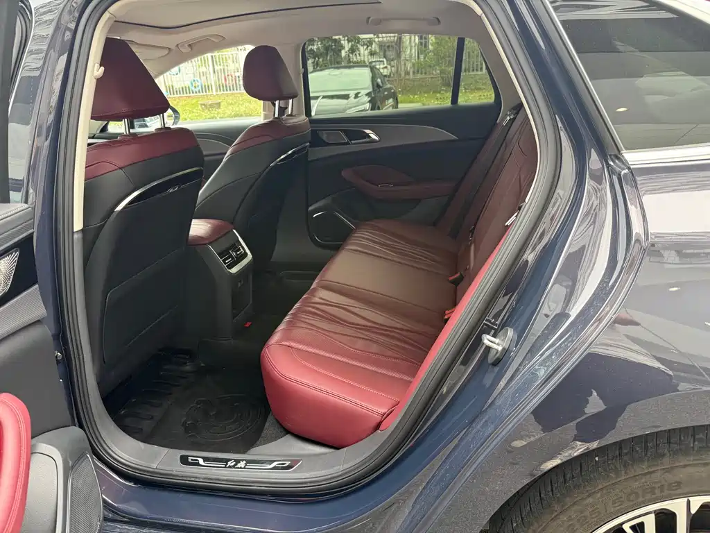 Hongqi H5 2.0 T Auto Connected Flagship Leading