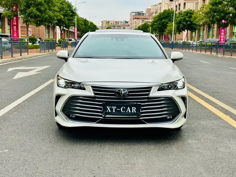 Toyota Avalon 2.0 L XLE Premium CN-VI