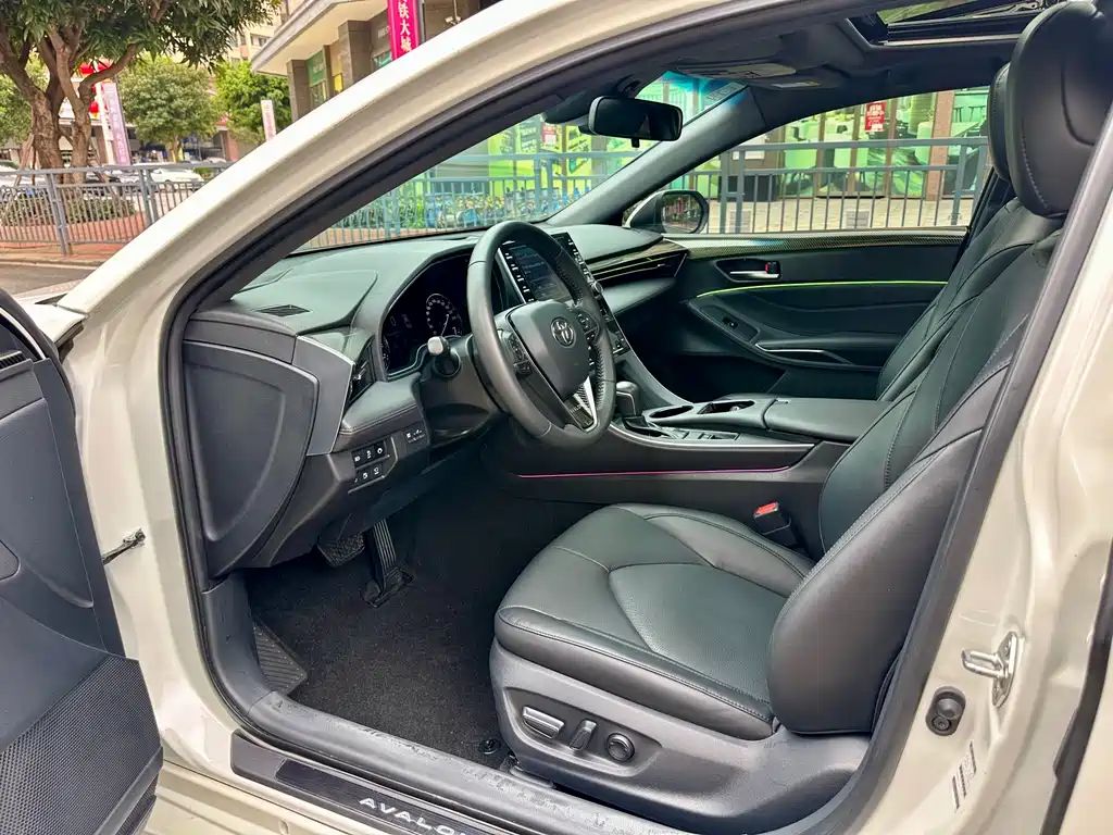 Avalon 2.0 L XLE Premium CN-VI