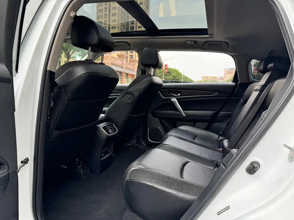 Avancier 370 TURBO 4 WD Premium