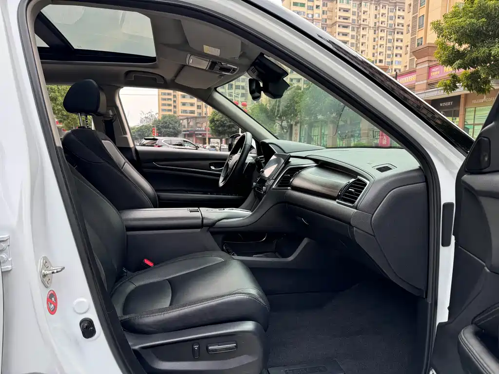 Avancier 370 TURBO 4 WD Premium