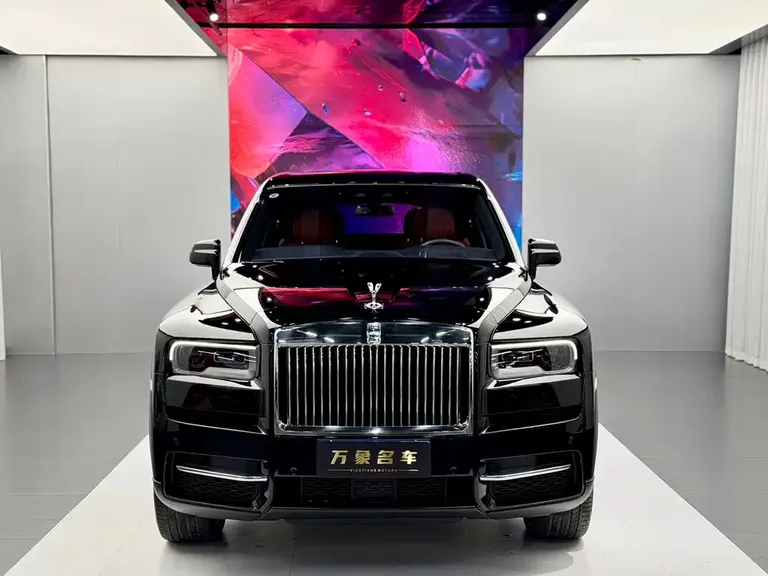 Rolls-Royce Cullinan 4-seat