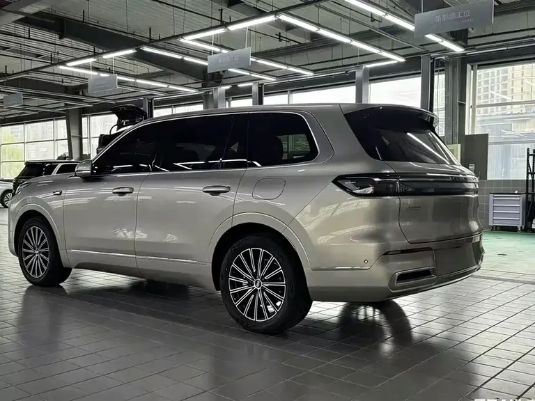 Geely Galaxy M9 230 km 2 WD Explorer