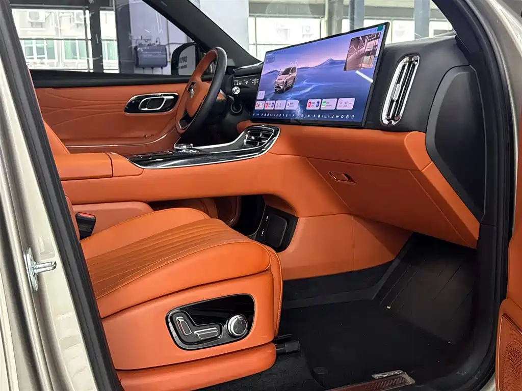 Galaxy M9 230 km 2 WD Explorer