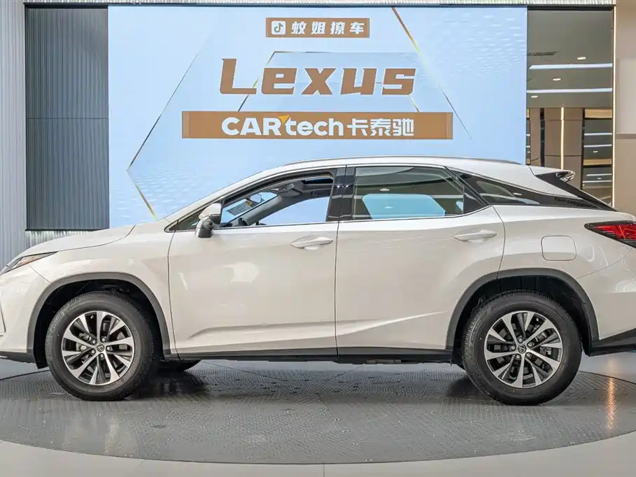 Lexus RX Facelift 300 2 WD Comfort