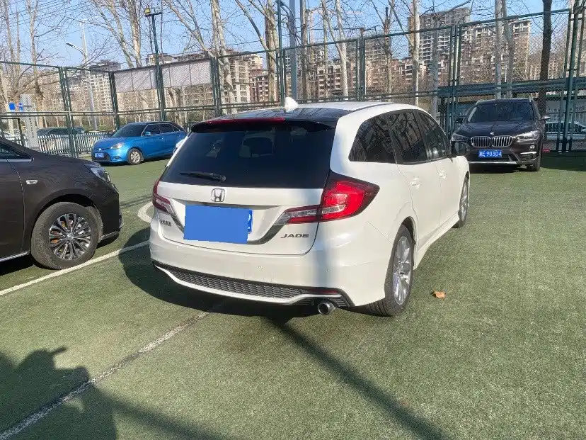 Jade 1.8 L Auto Comfort
