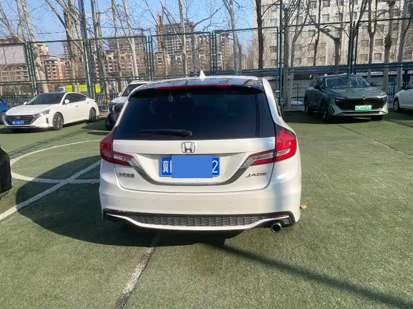 Jade 1.8 L Auto Comfort