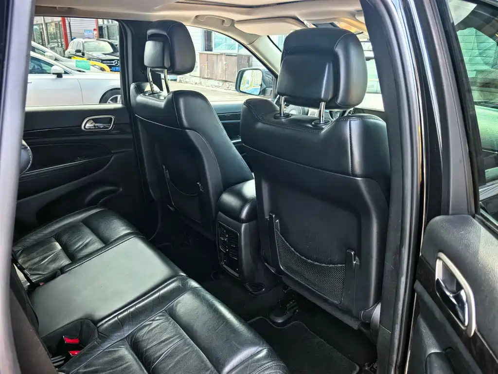 Grand Cherokee (Import) 大切诺基进口 2012款 3.6 L 豪华导航版