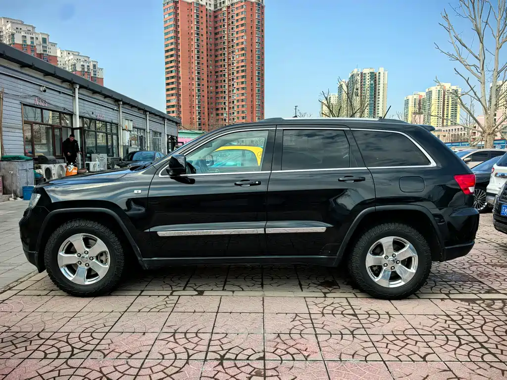 Grand Cherokee (Import) 大切诺基进口 2012款 3.6 L 豪华导航版