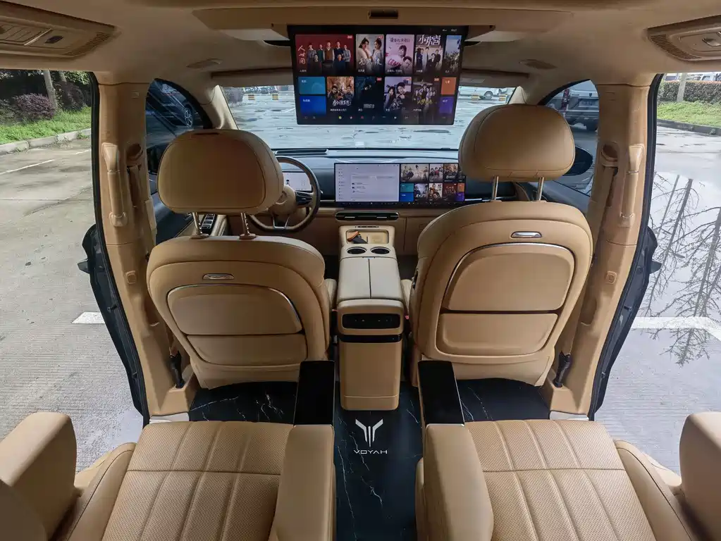 Voyah Dreamer PHEV 4 WD Flagship Kunpeng