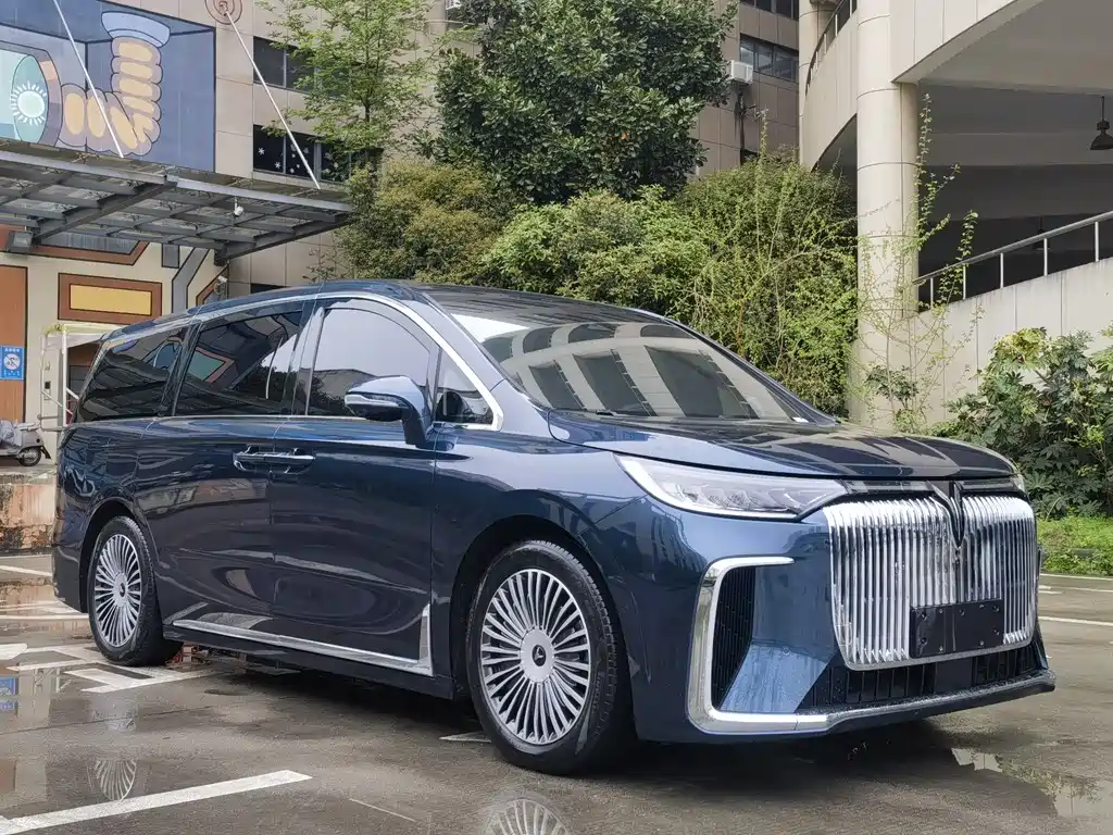 Voyah Dreamer PHEV 4 WD Flagship Kunpeng