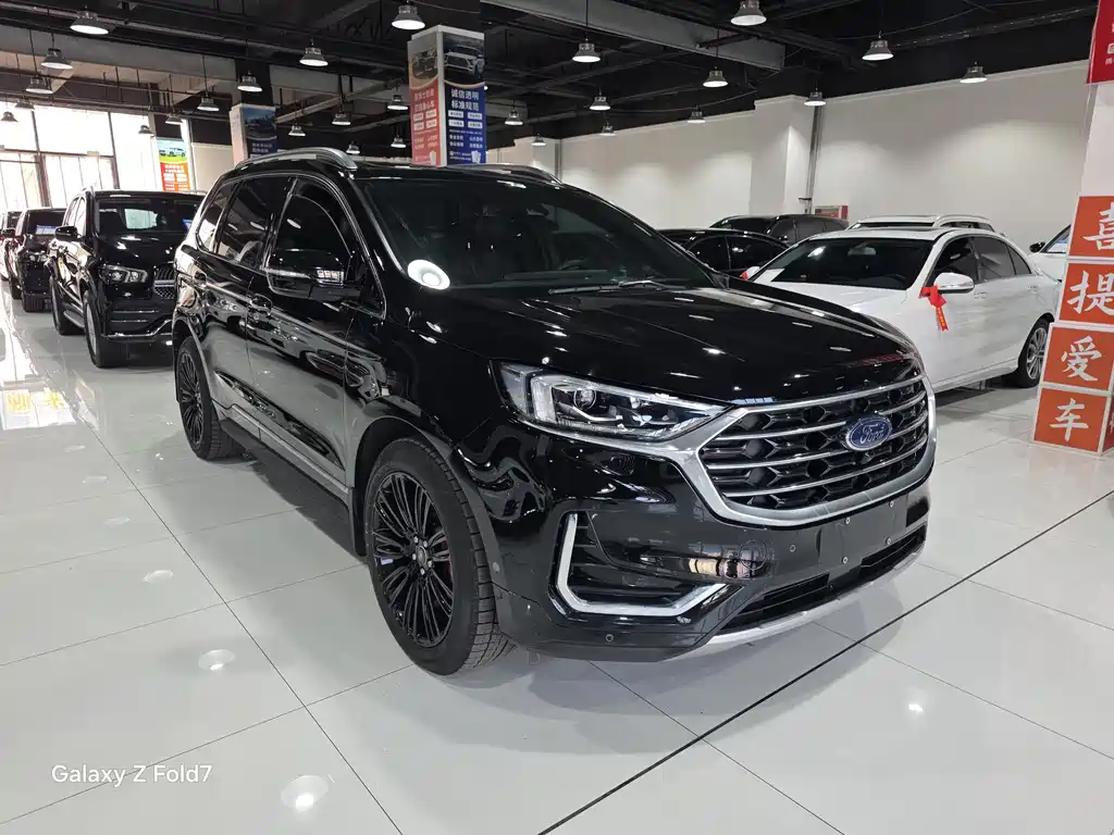 Edge PLUS EcoBoost 245 4 WD Supreme Sharp 7-seat