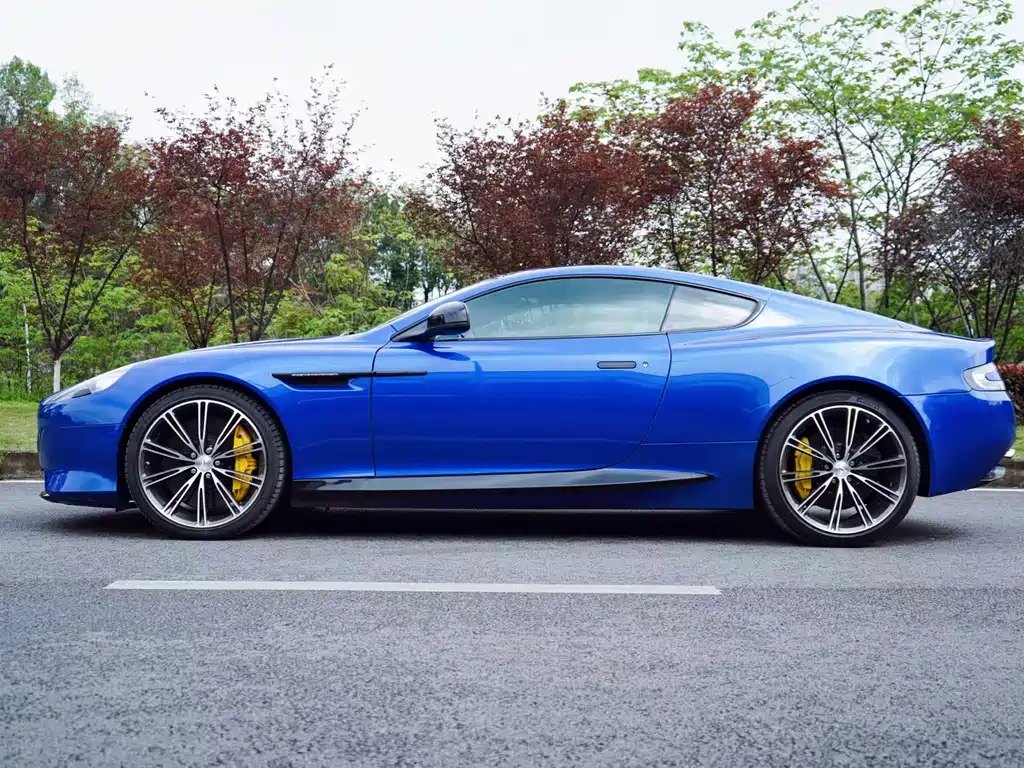 Virage 6.0 Coupe