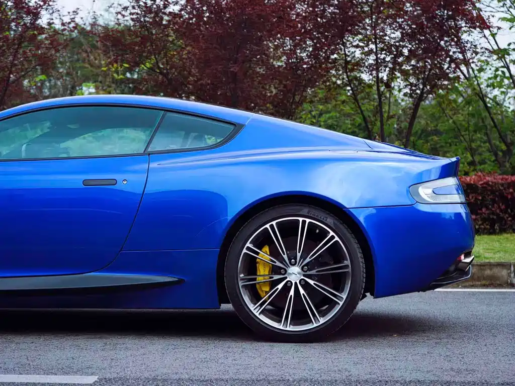 Virage 6.0 Coupe