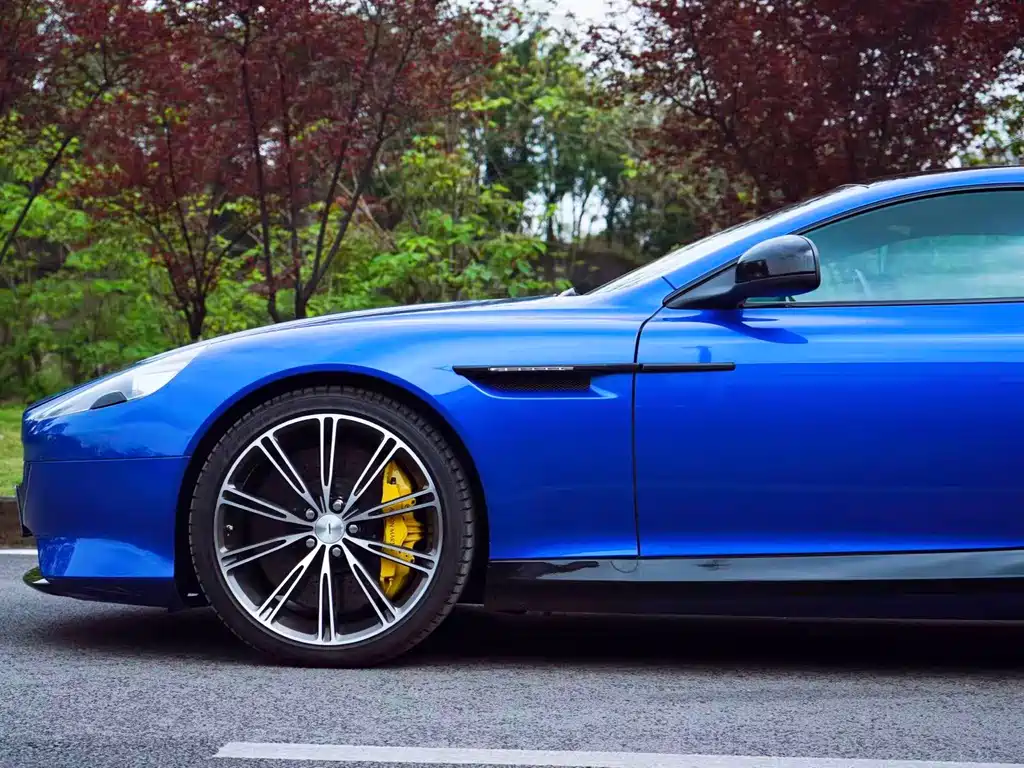 Virage 6.0 Coupe