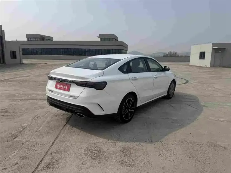 Geely Binrui Binrui COOL 1.5 T DCT Dragon