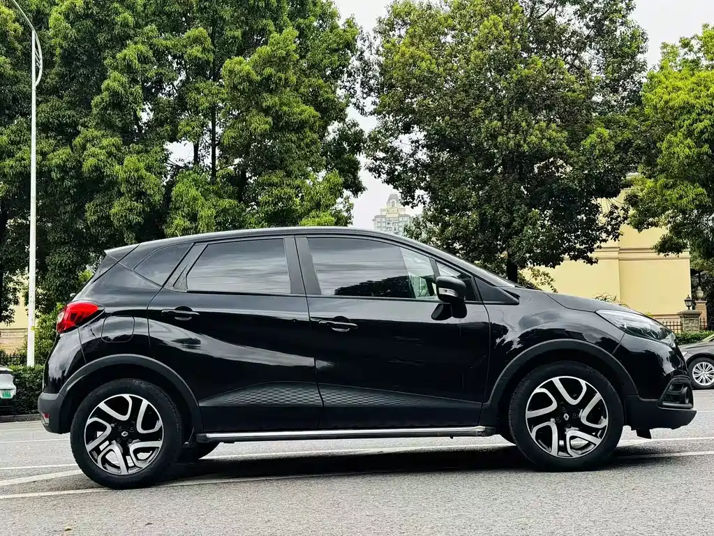 Captur 1.2 T Auto Standard