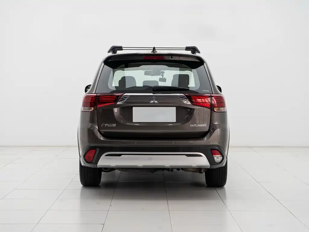 Outlander 2.4 L 4 WD Enjoyment 7-seat CN-VI
