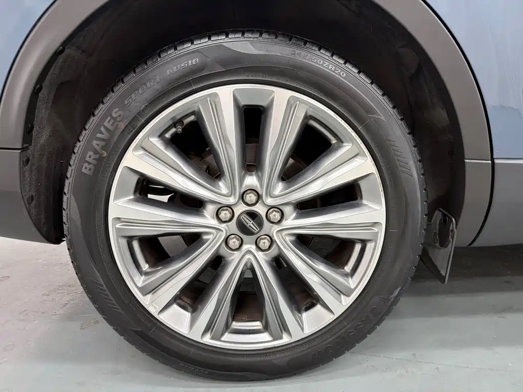 Lincoln MKX 2.7 T 4 WD Honor Shine