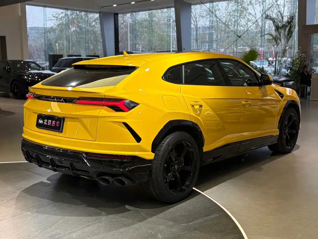 Urus 4.0 T V8