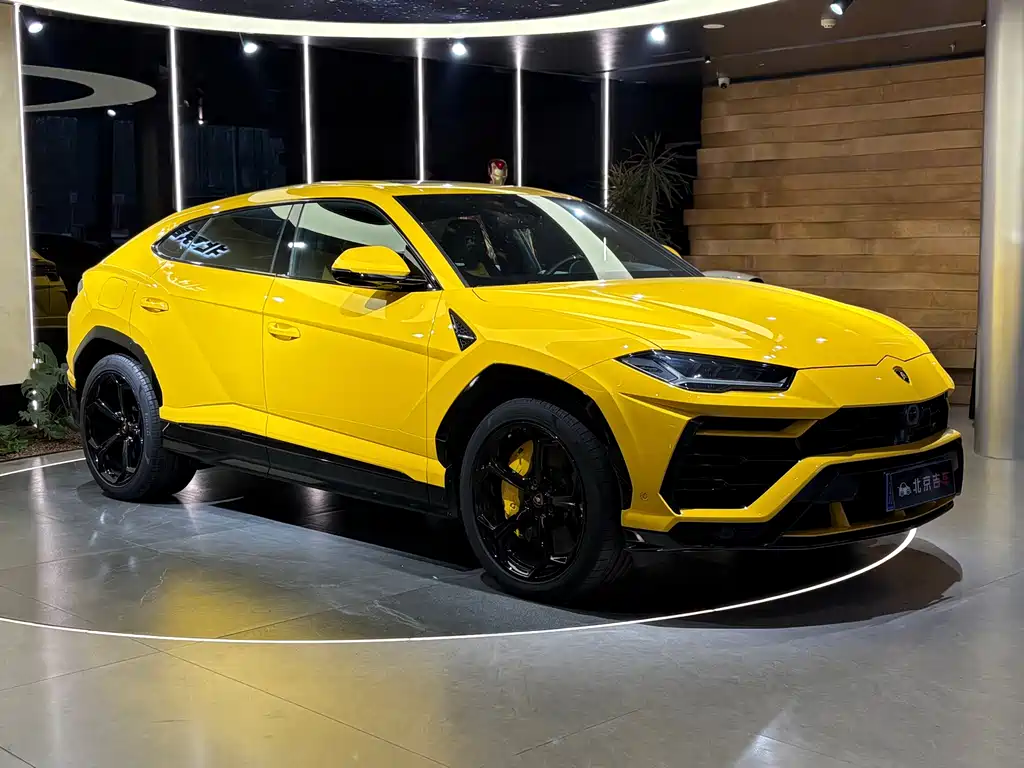 Urus 4.0 T V8