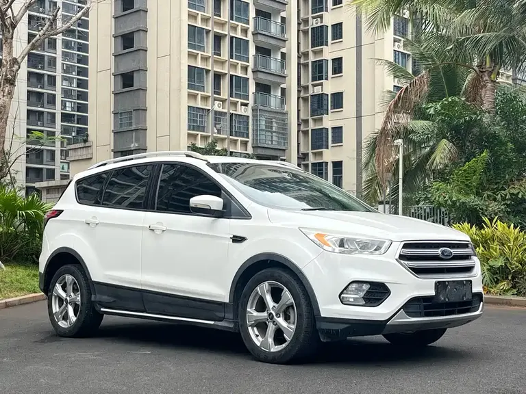 Ford Kuga EcoBoost 180 2 WD Fine Wing