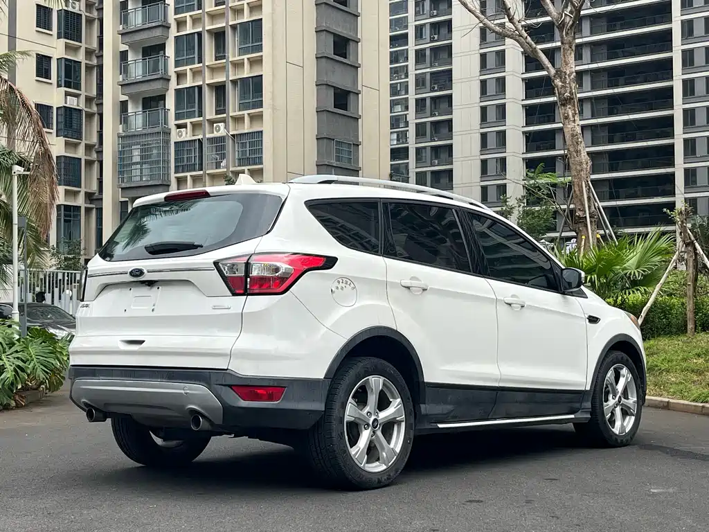 Kuga EcoBoost 180 2 WD Fine Wing