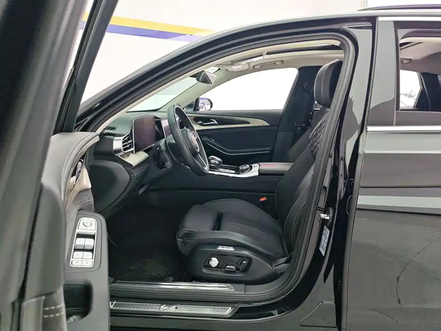 Hongqi H9 2.0 T Connected Flagship