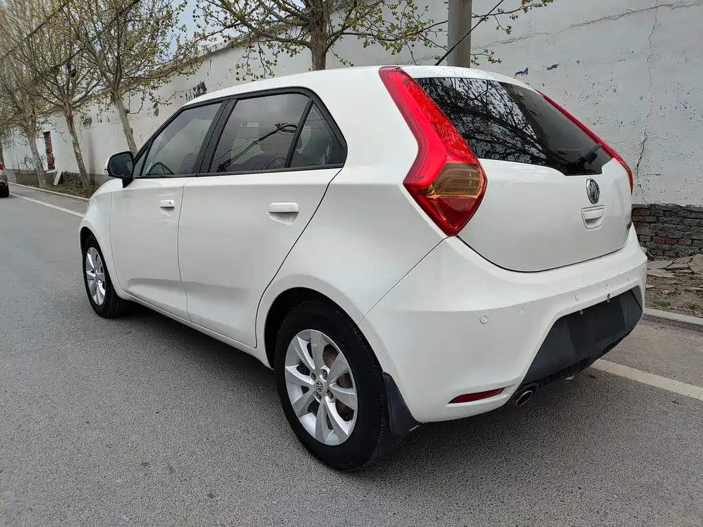 MG 3 1.5 L AMT Elite