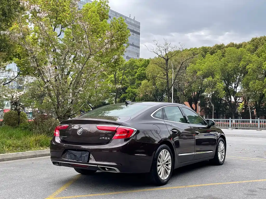 LaCrosse Facelift 28 T Elite