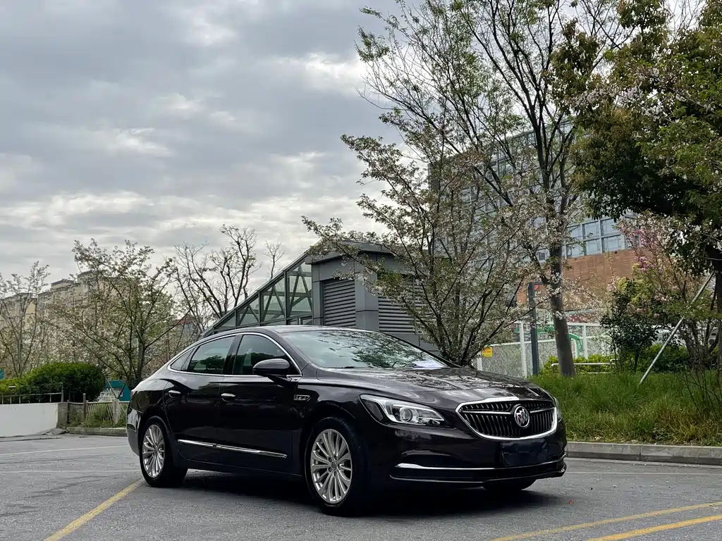 LaCrosse Facelift 28 T Elite