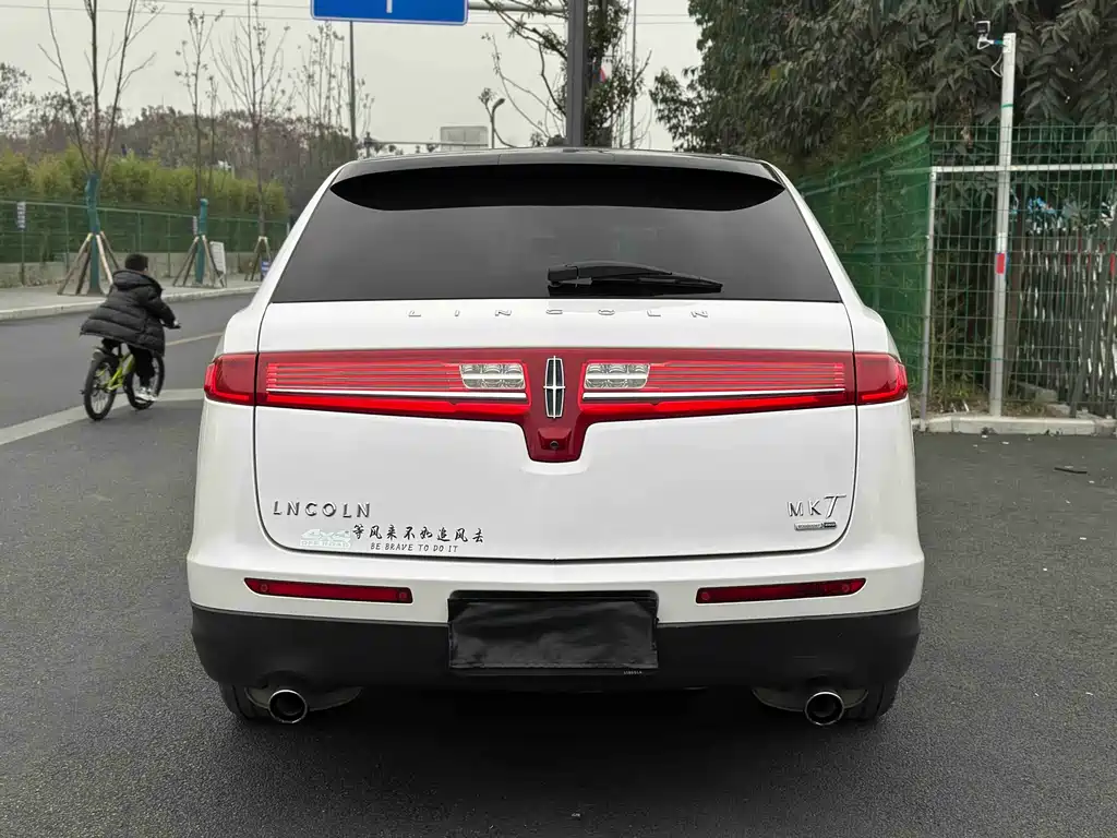 Lincoln MKT 3.5 T EcoBoost AWD