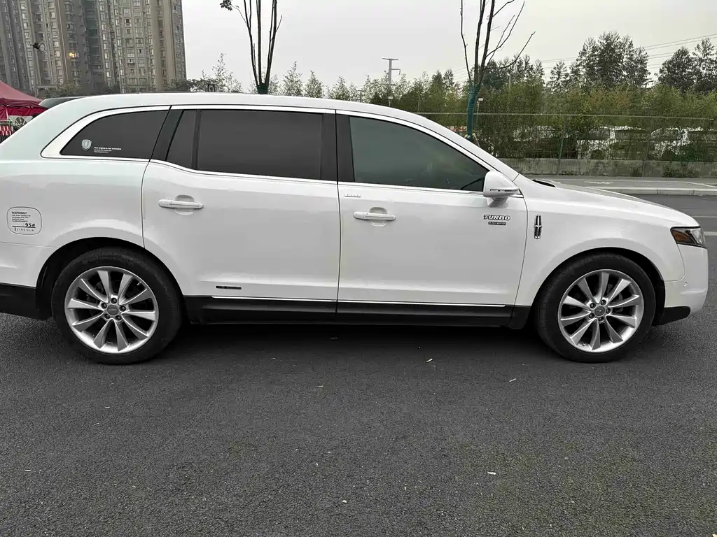 Lincoln MKT 3.5 T EcoBoost AWD