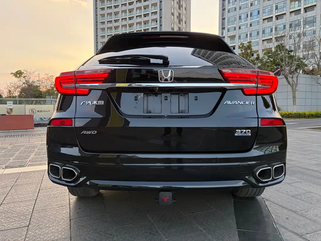 Avancier 370 TURBO 4 WD Premium