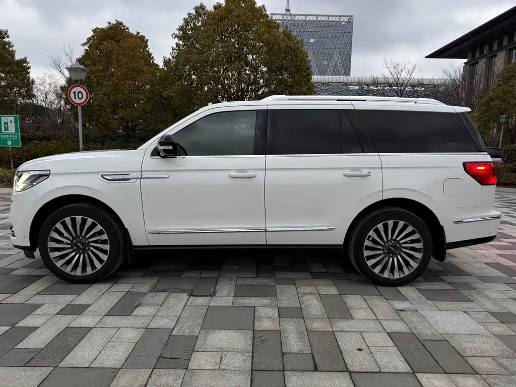 Navigator 3.5 T Honor Shine