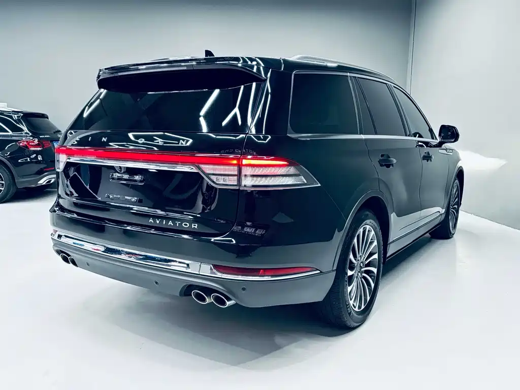 Aviator 3.0 T V6 4 WD Graceful